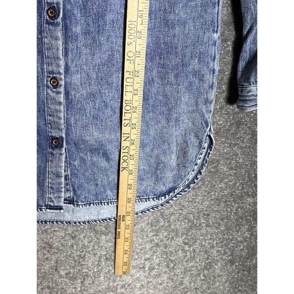 Forever 21 Acid Wash Chambray Blue Button Up Tunic Top Womens Size Small - Picture 7 of 7